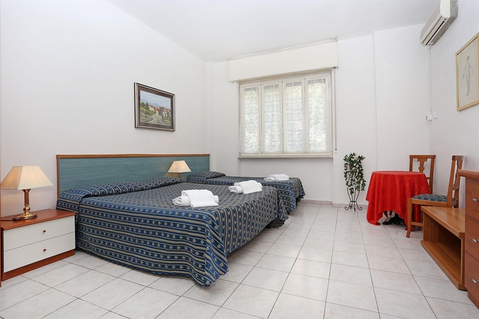 Hotel Athena
