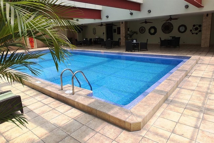 Hotel Aurola Holiday Inn