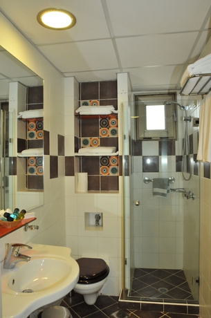 Hotel Avra