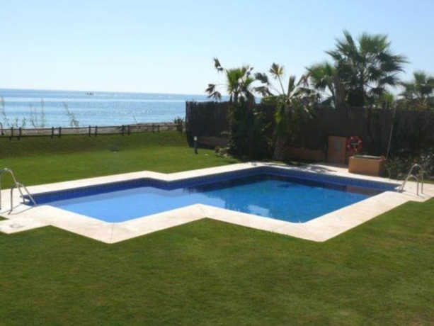 Hotel Axarquia Beach