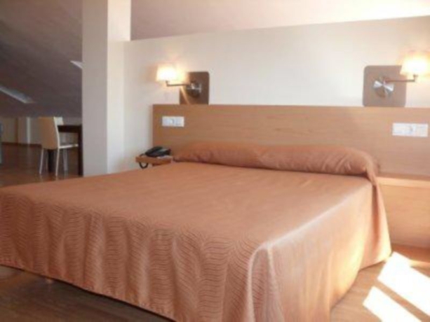 Hotel Axarquia Beach