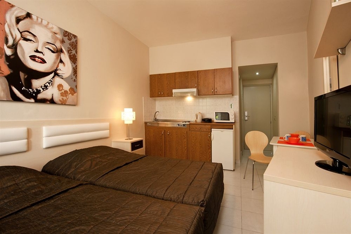 Hotel Axos