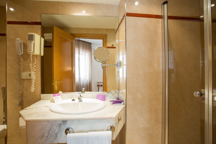 Hotel Ayre Ramiro I