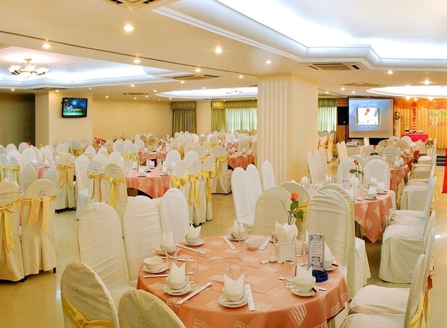 Hotel Bamboo Green Central