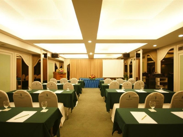 Hotel Bangkok Palace