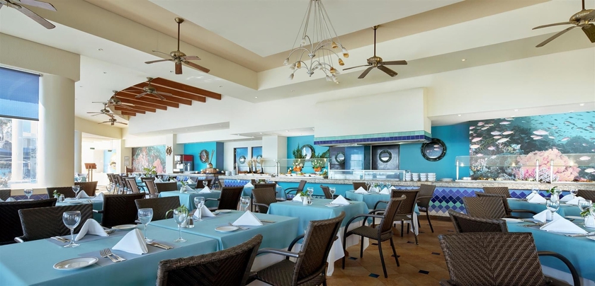 Hotel Barcelo Tucancún Beach
