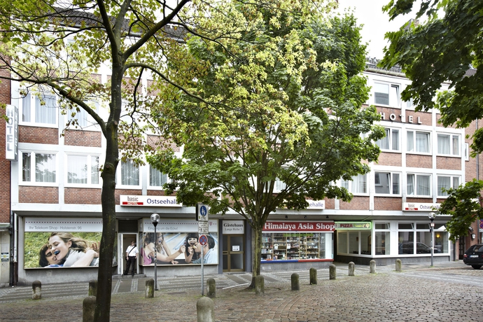Hotel Basic ostseehalle