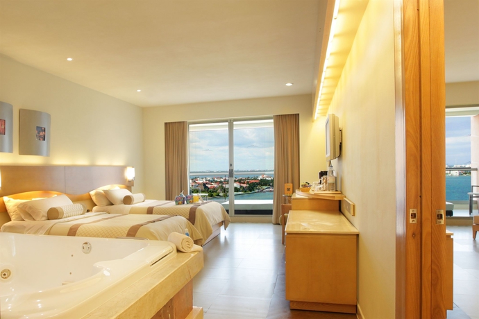 Hotel Beach Palace
