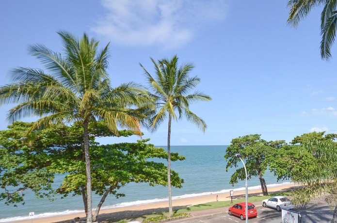 Hotel Beachfront On Trinity Apartme