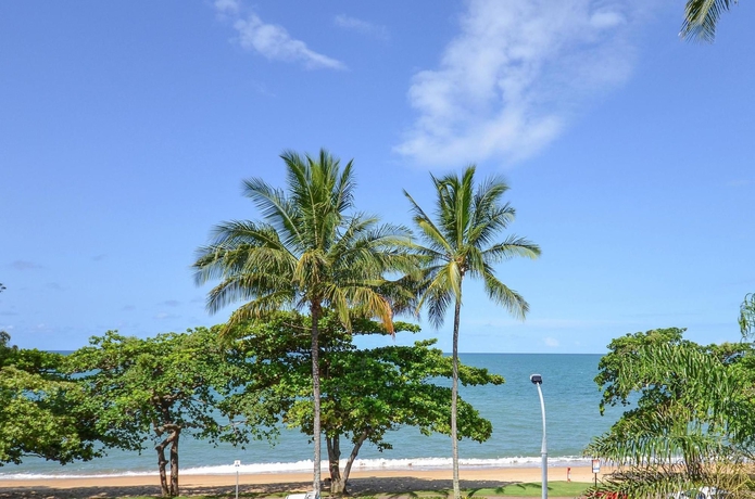 Hotel Beachfront On Trinity Apartme