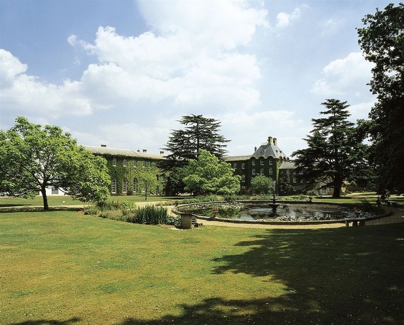 Hotel Beaumont House