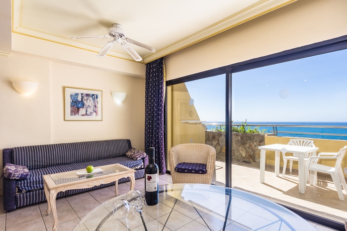 Hotel Bluebay Beach Club