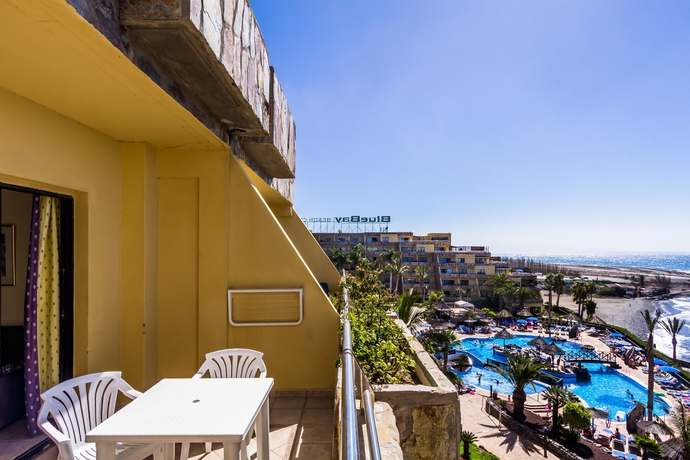 Hotel Bluebay Beach Club