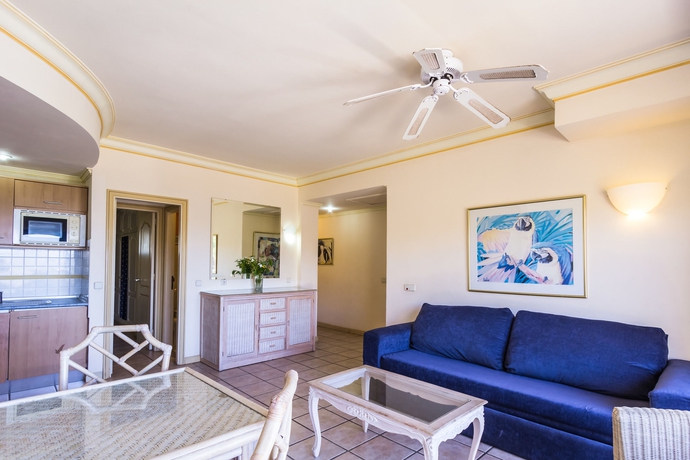 Hotel Bluebay Beach Club