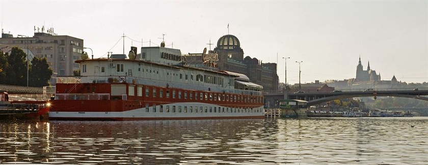 Hotel Botel Albatros