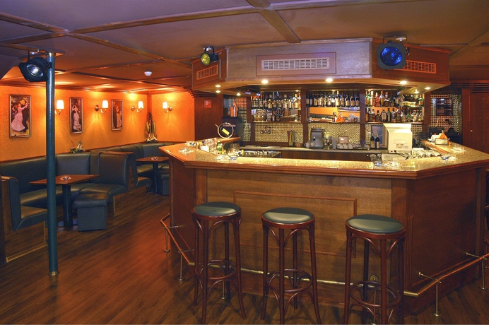 Hotel Botel Marina