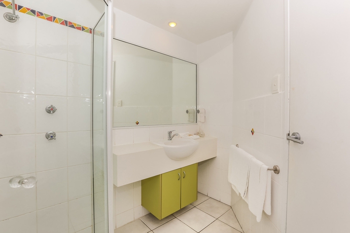 Hotel Breakfree Eco