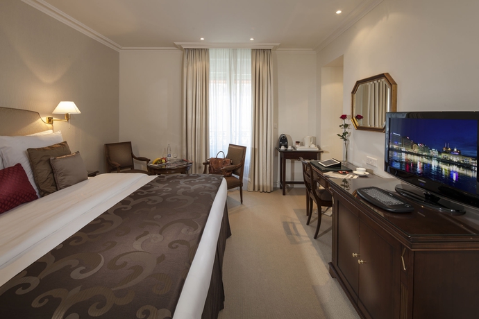 Hotel Bristol