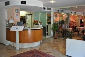Hotel Brown_atrium