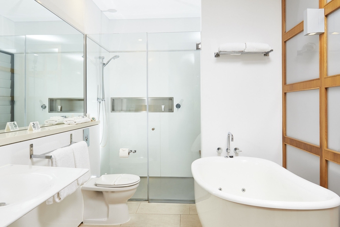 Hotel Byron At Byron Resort Spa