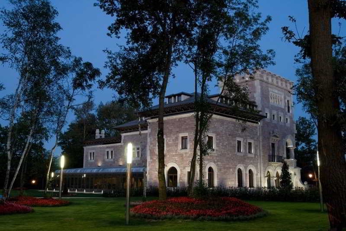 Hotel CASTILLO DEL BOSQUE LA ZOREDA