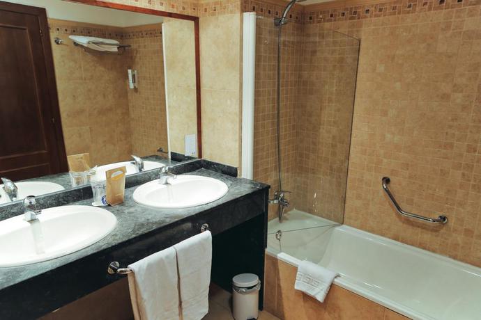 Hotel Cabogata Plaza Suites
