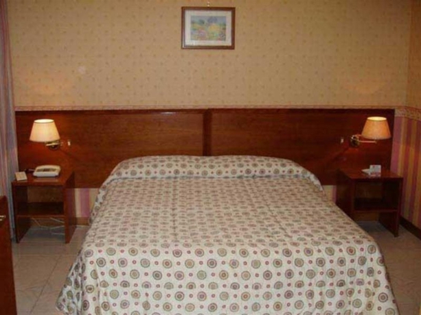 Hotel Cancelli Rossi Rome Airport