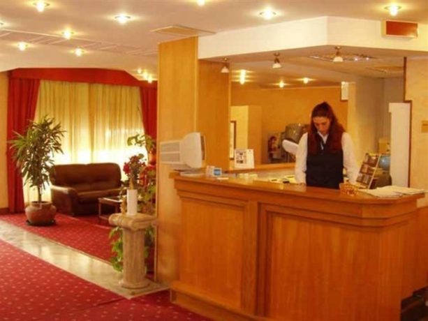 Hotel Cancelli Rossi Rome Airport