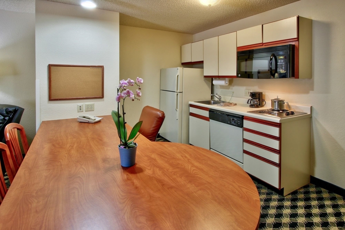 Hotel Candlewood Suites