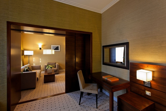 Hotel Capital Plaza