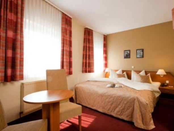 Hotel Carat Frankfurt Airport (Ex - Airport Formann)