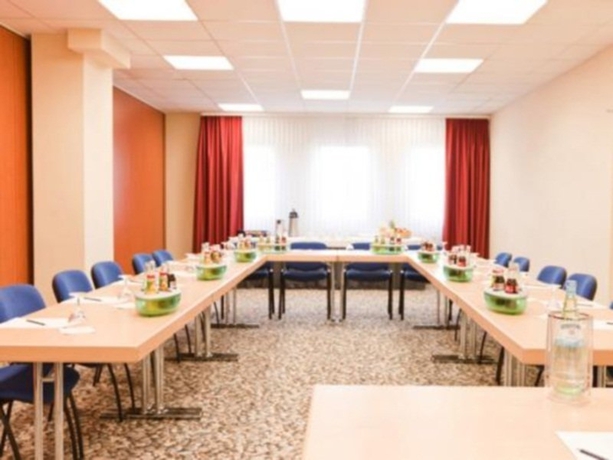 Hotel Carat Frankfurt Airport (Ex - Airport Formann)