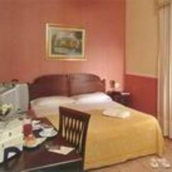 Hotel Carlo Iii