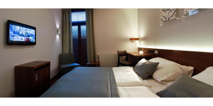 Hotel Carol