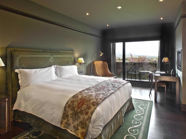 Hotel Castillo De Gorraiz Golf & Spa