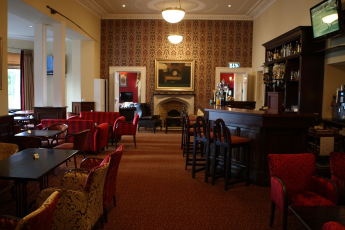 Hotel Castle Oaks House
