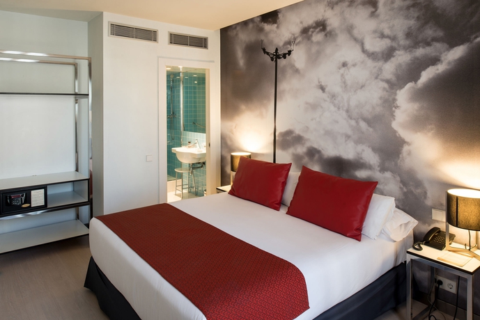 Hotel Catalonia Avinyo
