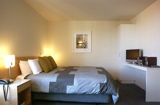 Hotel Central Stratford Apartment Hotel