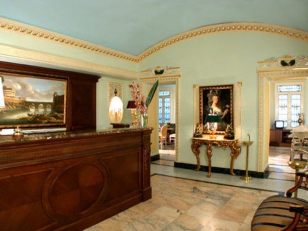 Hotel Champagne Palace