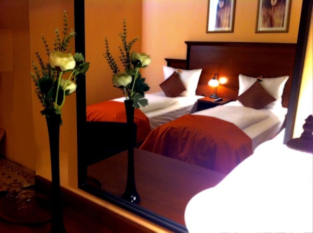 Hotel City Hotel West