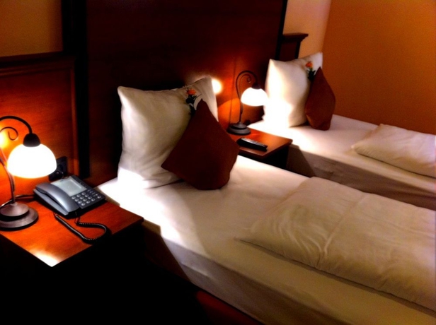 Hotel City Hotel West