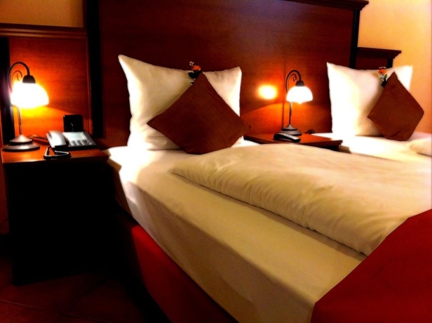 Hotel City Hotel West