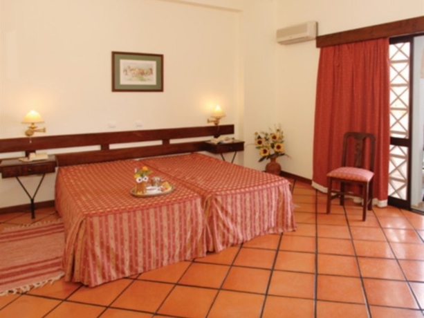 Hotel Colina dos Mouros