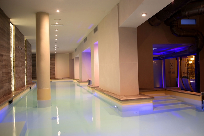 Hotel Columbia
