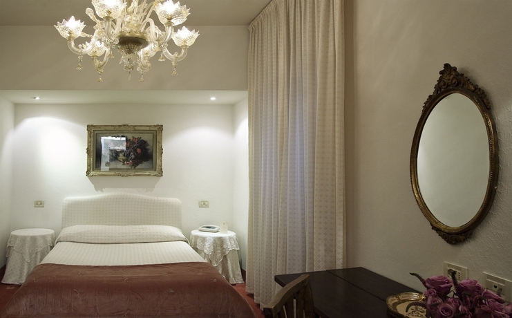 Hotel Columbia
