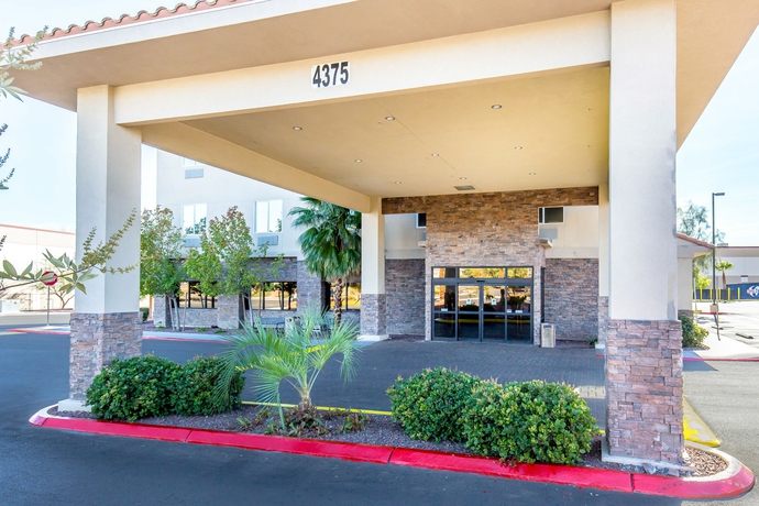 Hotel Comfort Inn & Suites