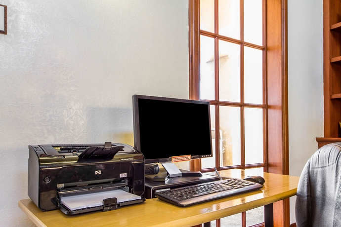 Hotel Comfort Suites Airport