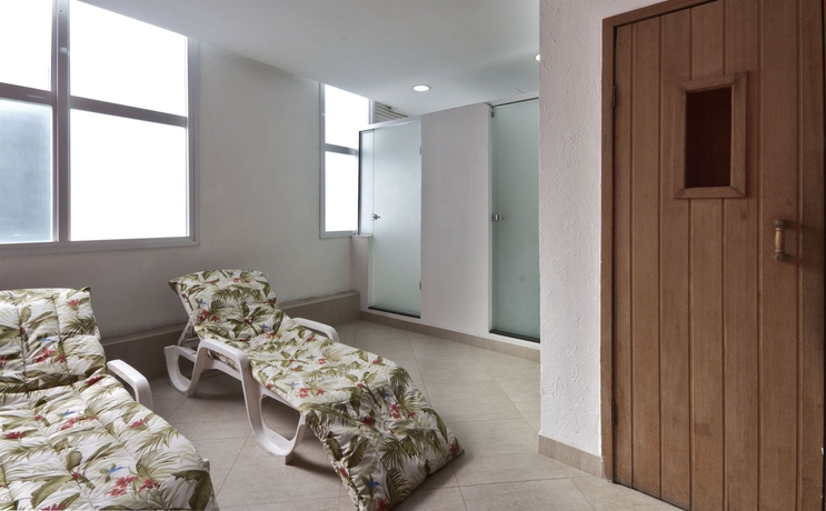 Hotel Comfort Suites Alphaville - At
