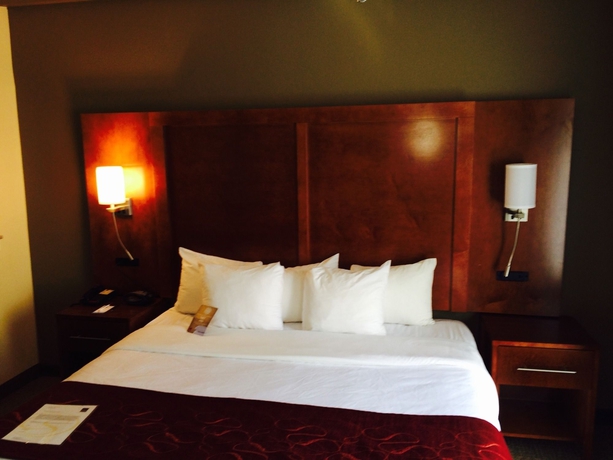 Hotel Comfort Suites Newark Airport