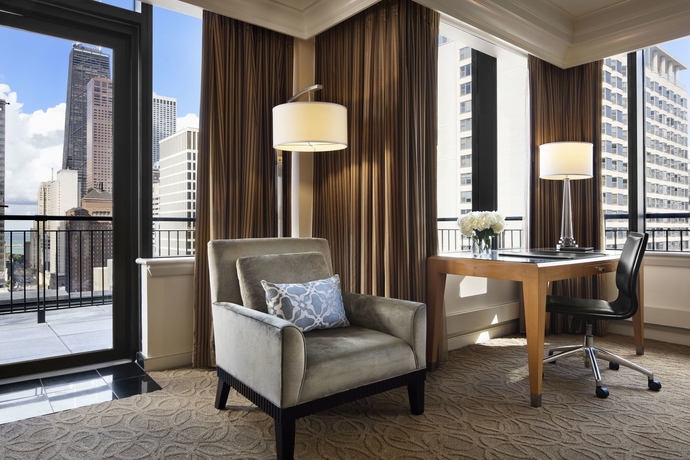 Hotel Conrad Chicago